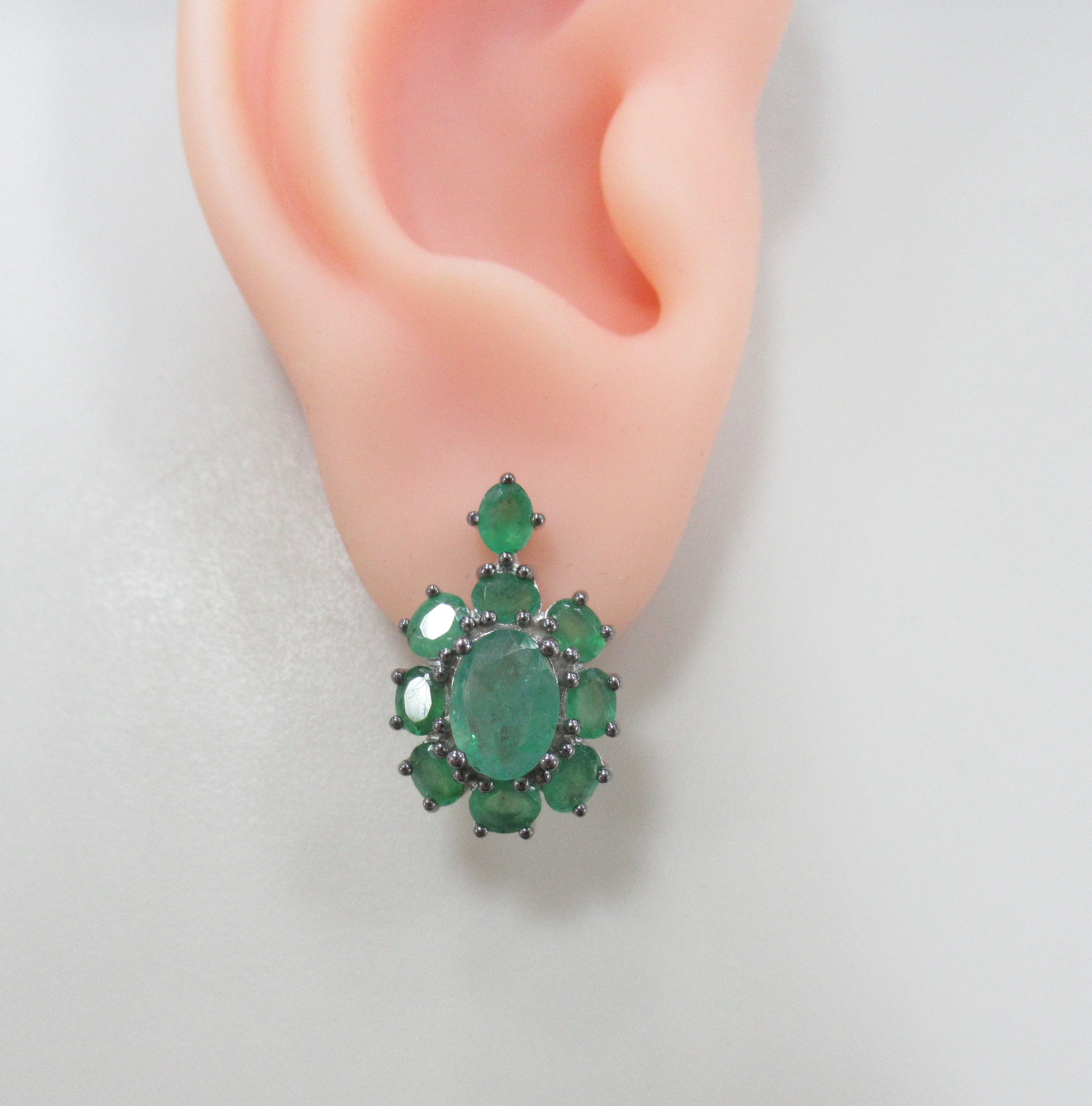 Серебряные серьги с изумрудами "Цветы"